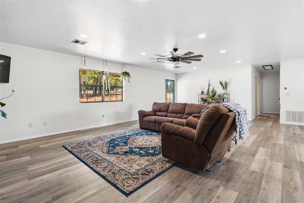 14016 State Highway 76 Property Photo 9
