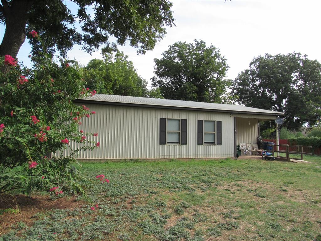 103 E Quapaw Property Photo 2
