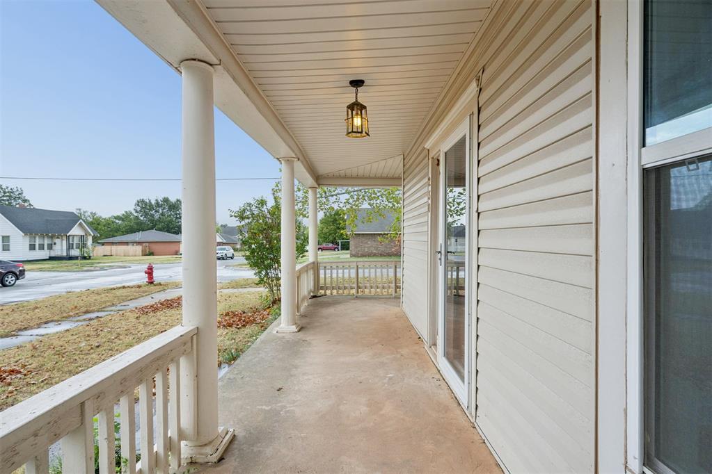230 E Lincoln Avenue Property Photo 4