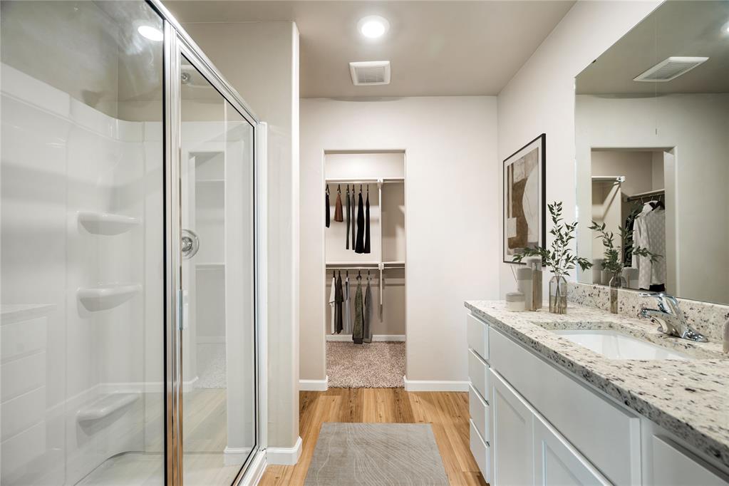 724 Luna Way Property Photo 6