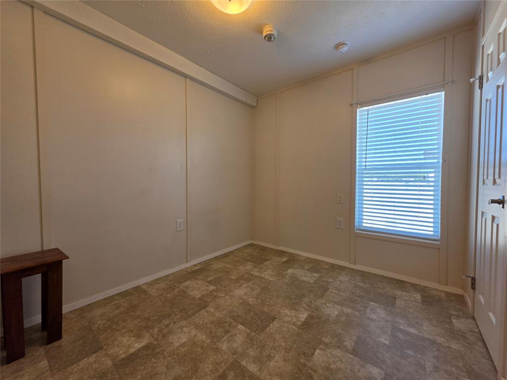 120 Sooner Road Property Photo 6