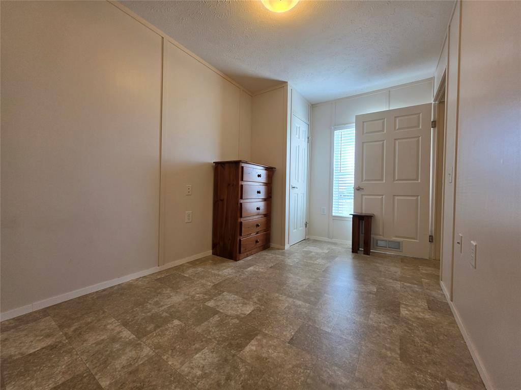 120 Sooner Road Property Photo 9