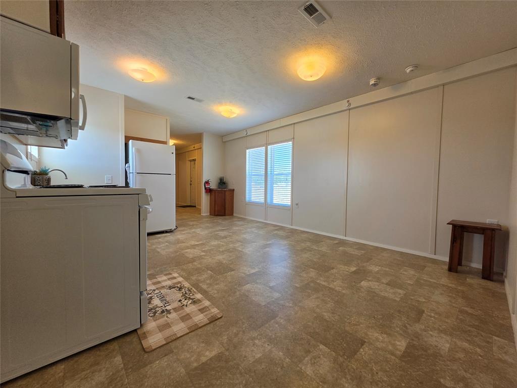 120 Sooner Road Property Photo 11