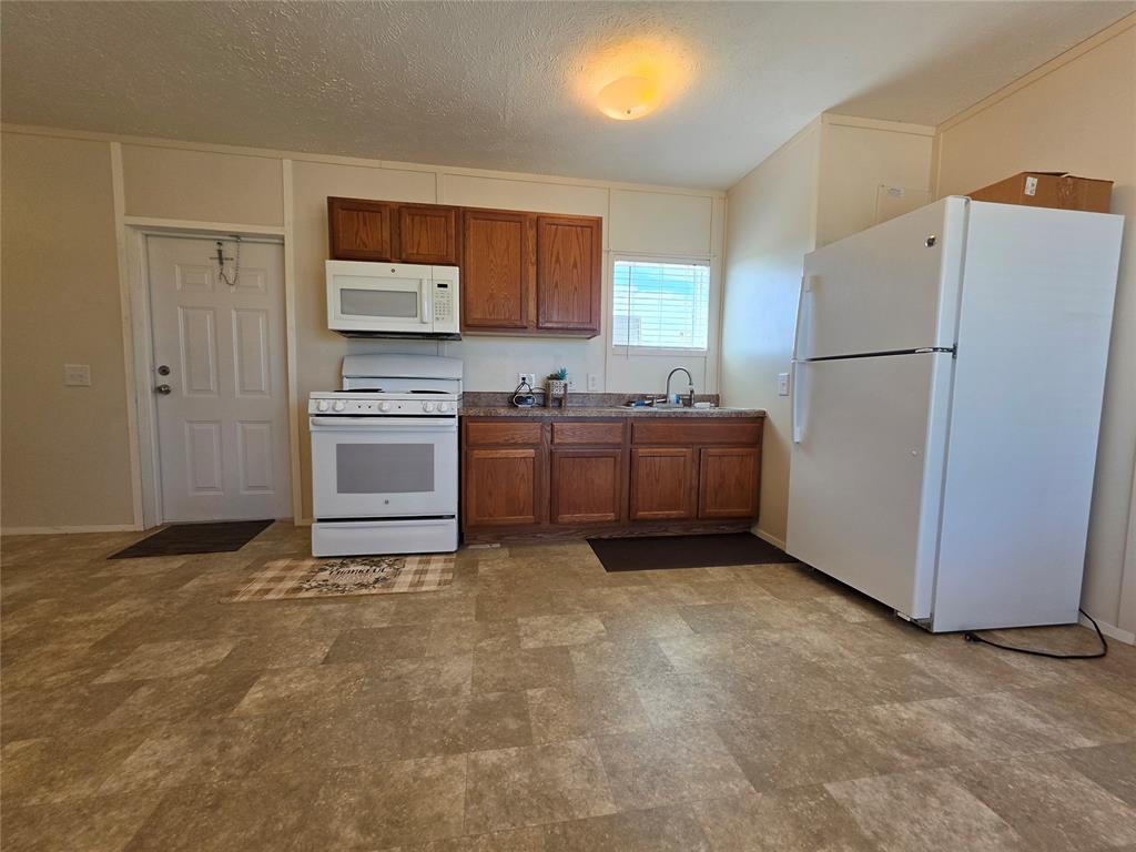 120 Sooner Road Property Photo 13