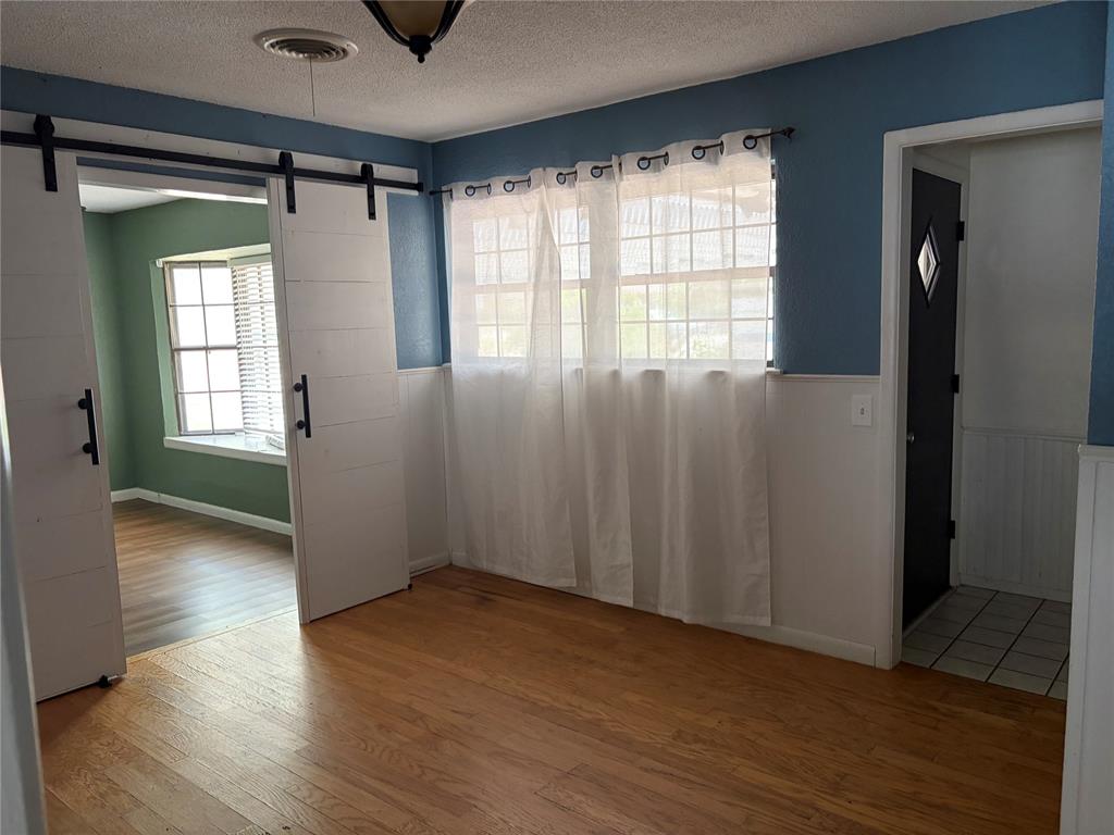1023 N Madison Avenue Property Photo 4