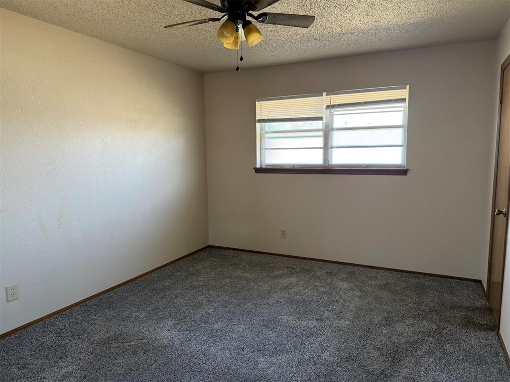 8916 S Country Club Drive Property Photo 7
