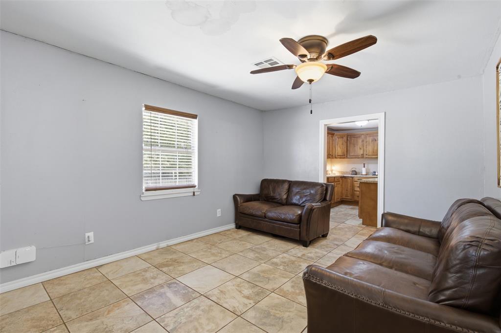 605 Sw 7th Street Property Photo 6
