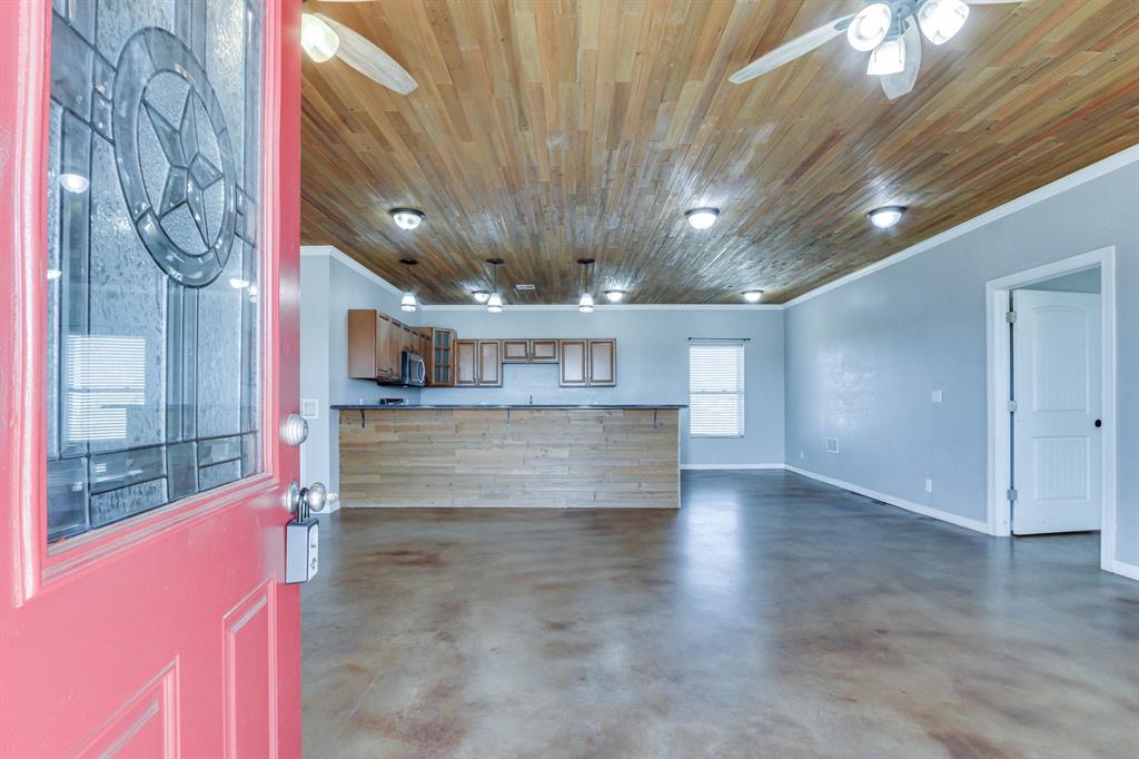 2406 S Logan Road Property Photo 3