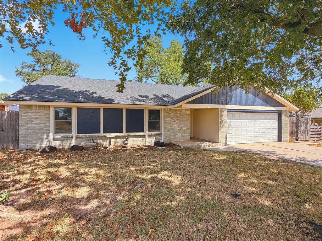 504 Sw 26th Place Property Photo 2