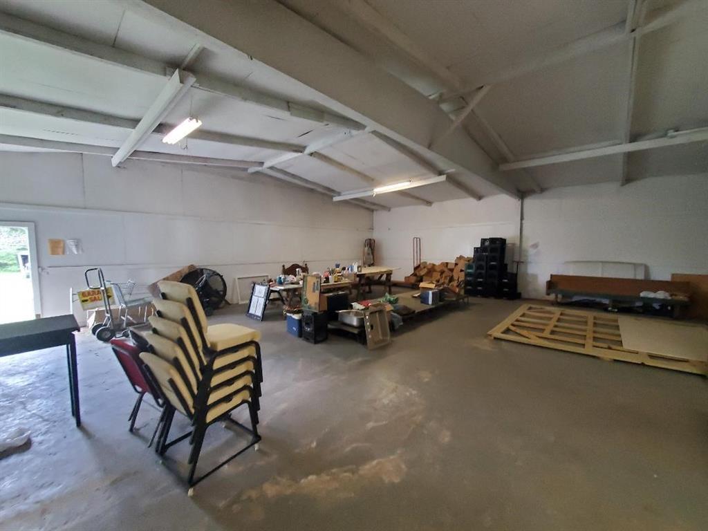 225 E Columbia Street Property Photo 11