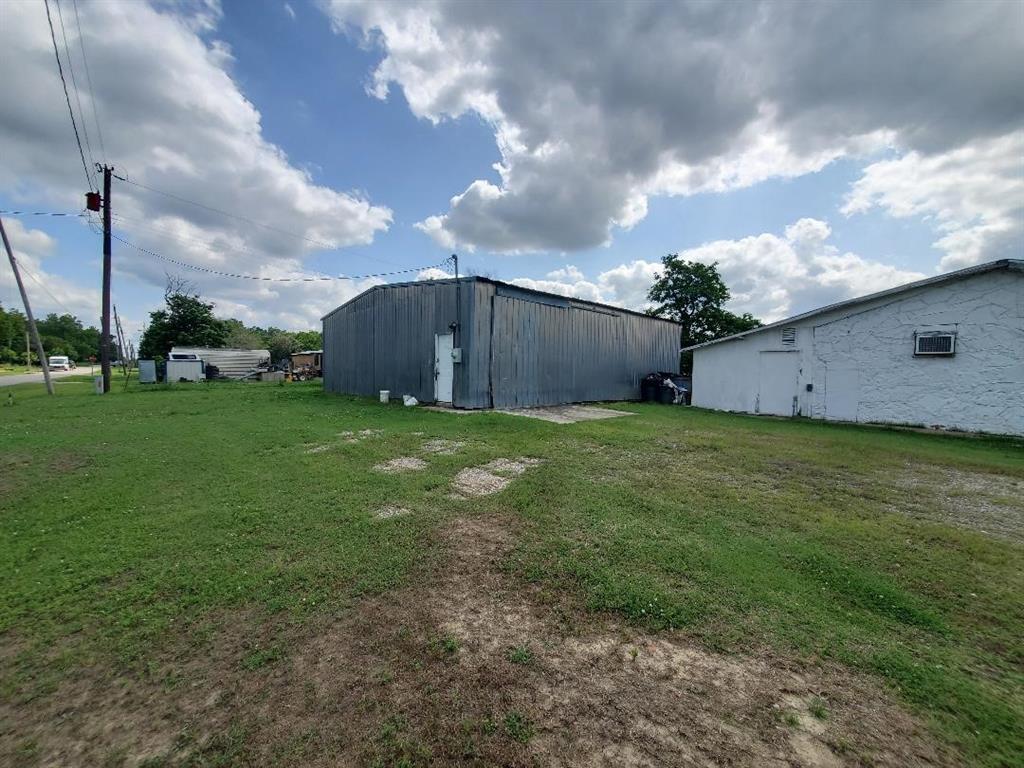 225 E Columbia Street Property Photo 14