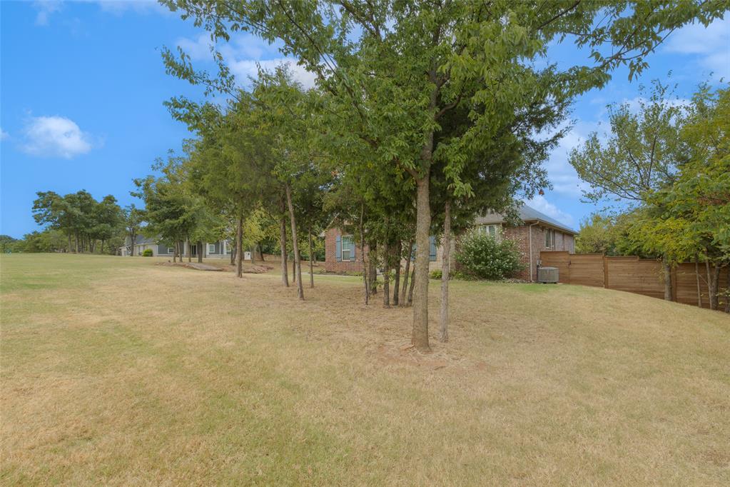 12475 Stone Hill Drive Property Photo 3