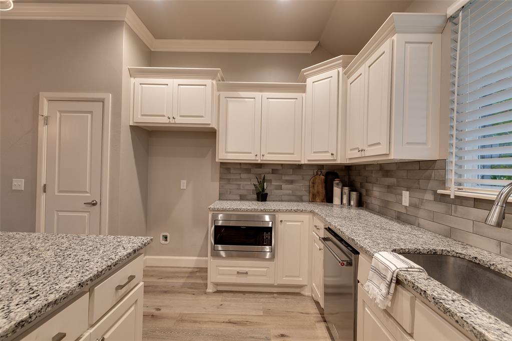 12475 Stone Hill Drive Property Photo 13