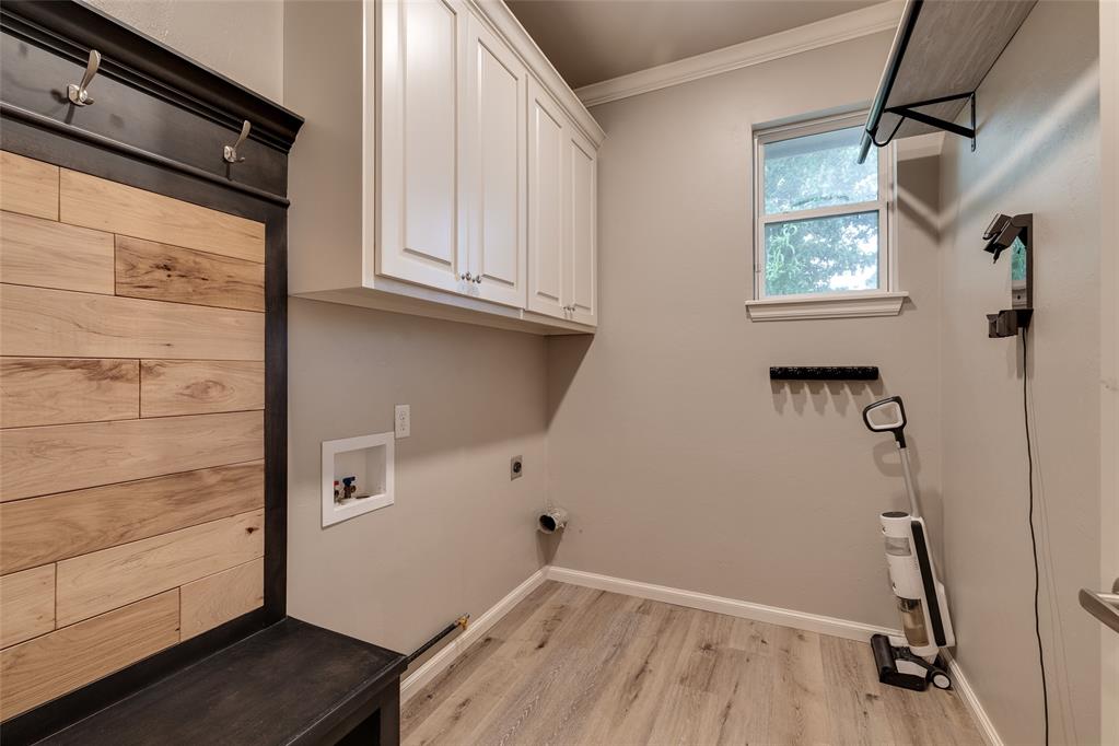 12475 Stone Hill Drive Property Photo 17