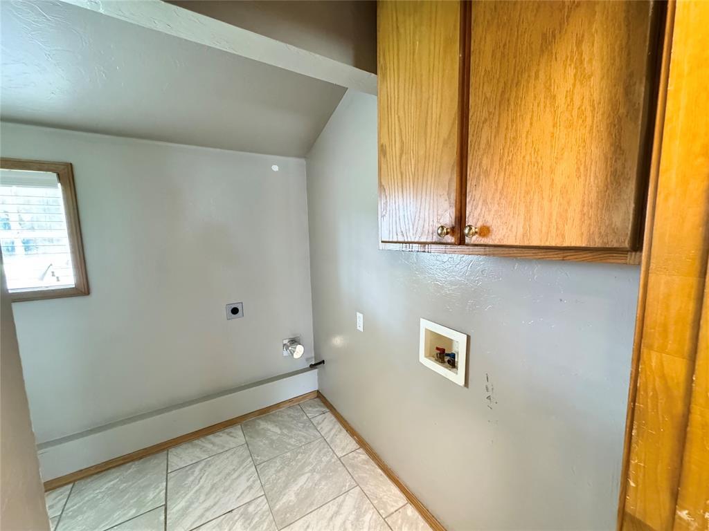 2411 N Clarke Street Property Photo 9