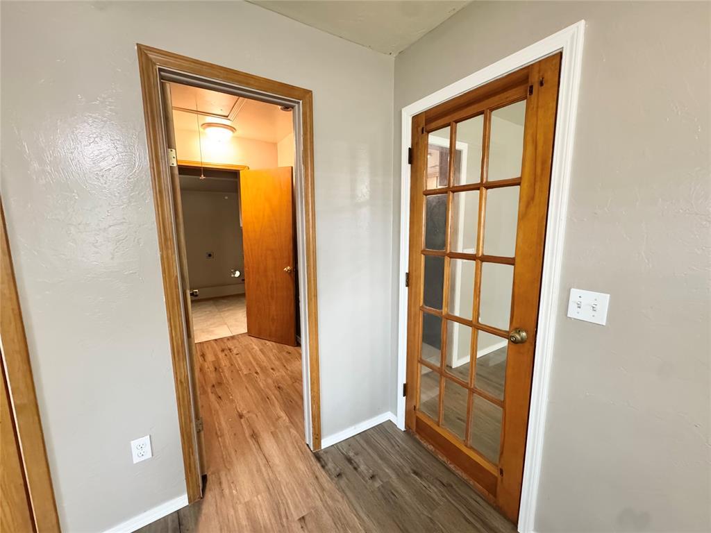 2411 N Clarke Street Property Photo 12