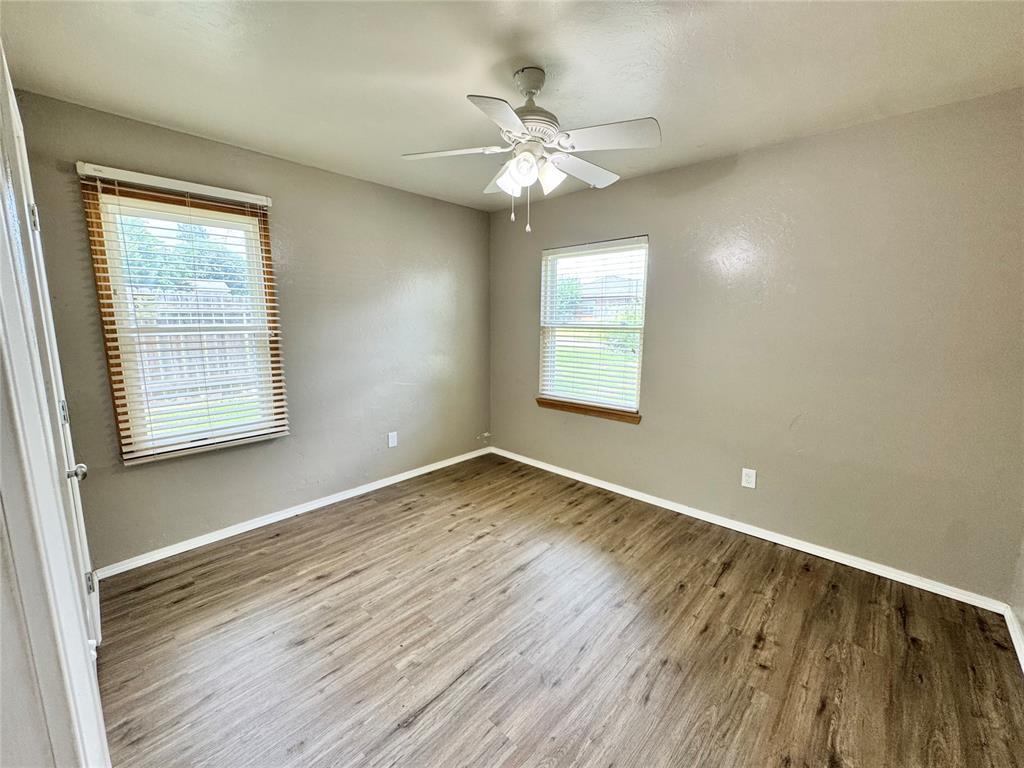 2411 N Clarke Street Property Photo 15