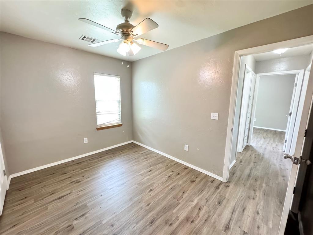 2411 N Clarke Street Property Photo 17