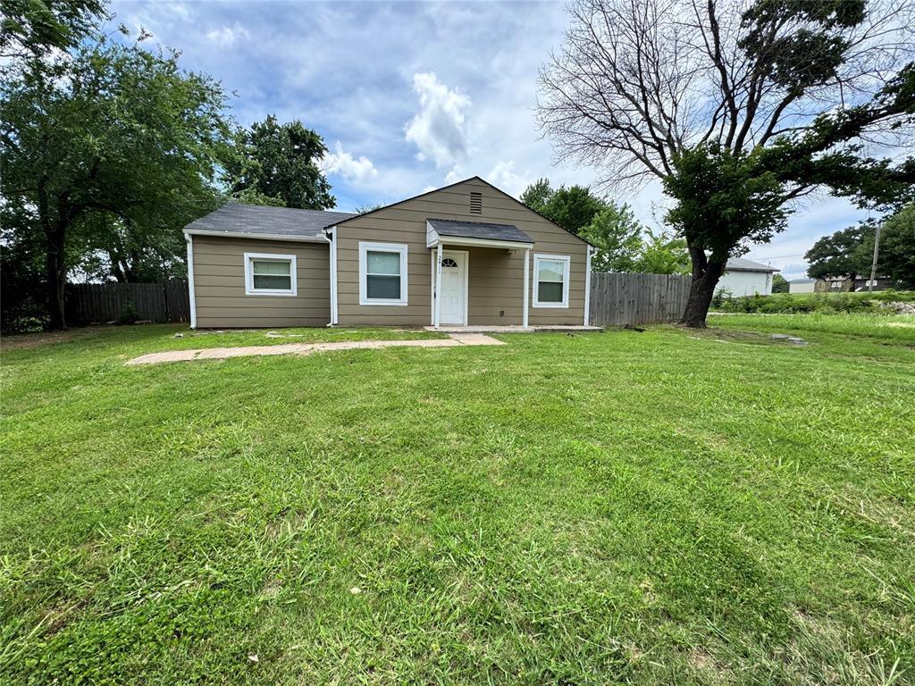 2411 N Clarke Street Property Photo 23