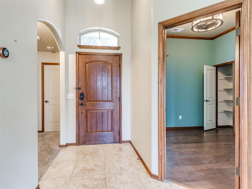 313 Sw 171st Street Property Photo 4
