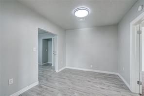 537 Sw 45th Street Property Photo 3