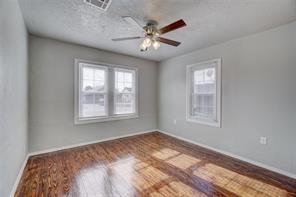537 Sw 45th Street Property Photo 4