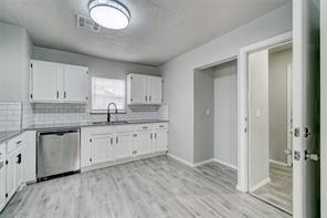 537 Sw 45th Street Property Photo 10