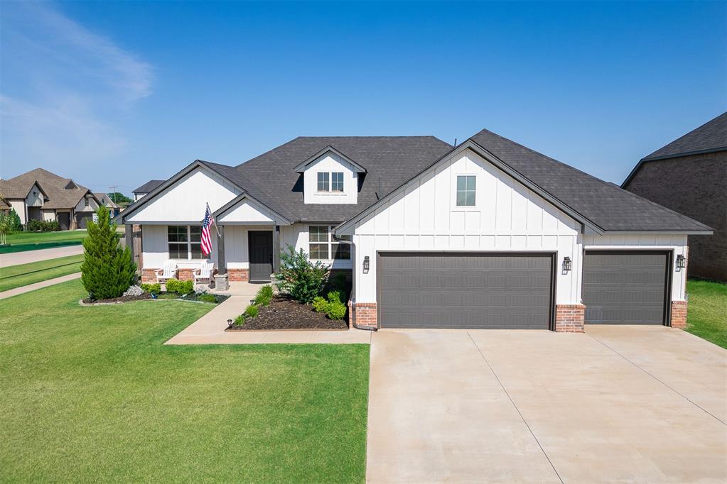 1514 Pineridge Circle Property Photo 1