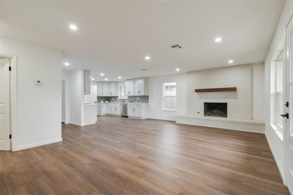 2733 Manchester Drive Property Photo 10