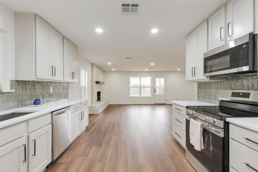 2733 Manchester Drive Property Photo 15