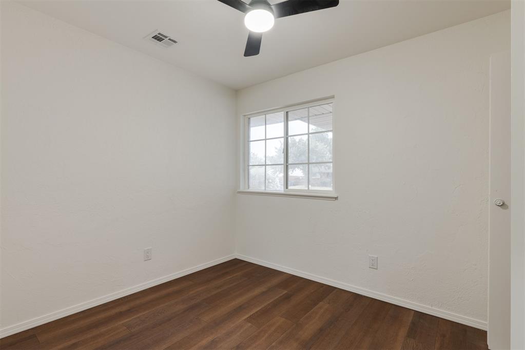 2733 Manchester Drive Property Photo 18
