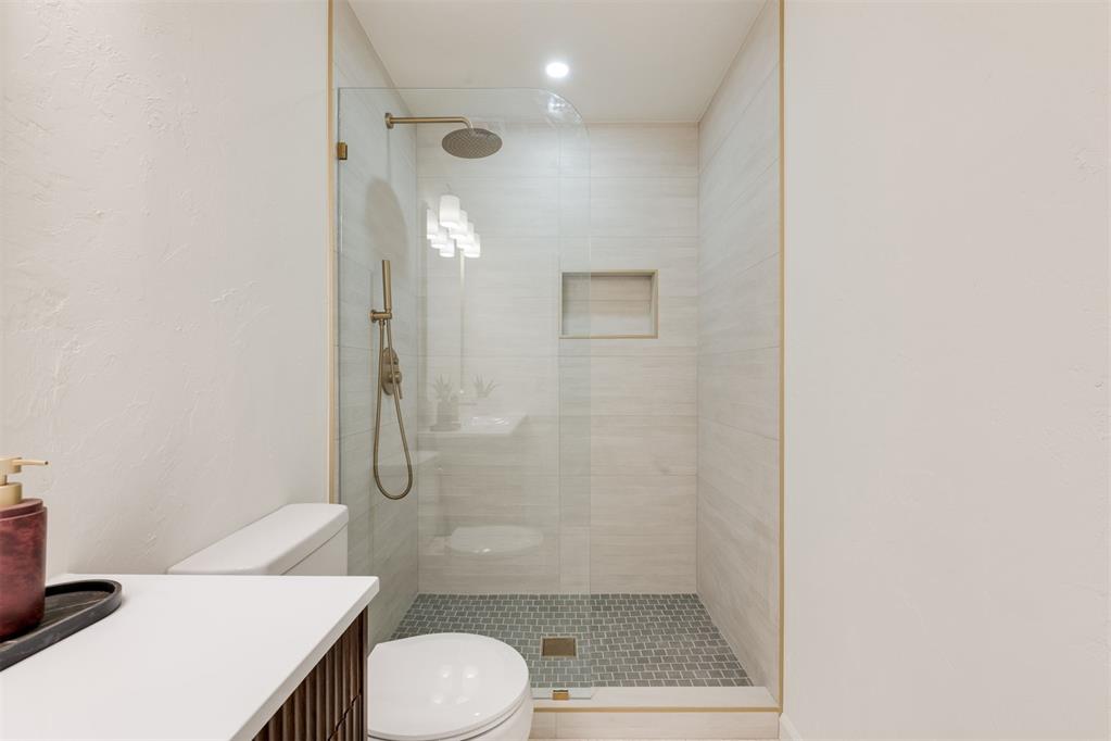 2733 Manchester Drive Property Photo 28