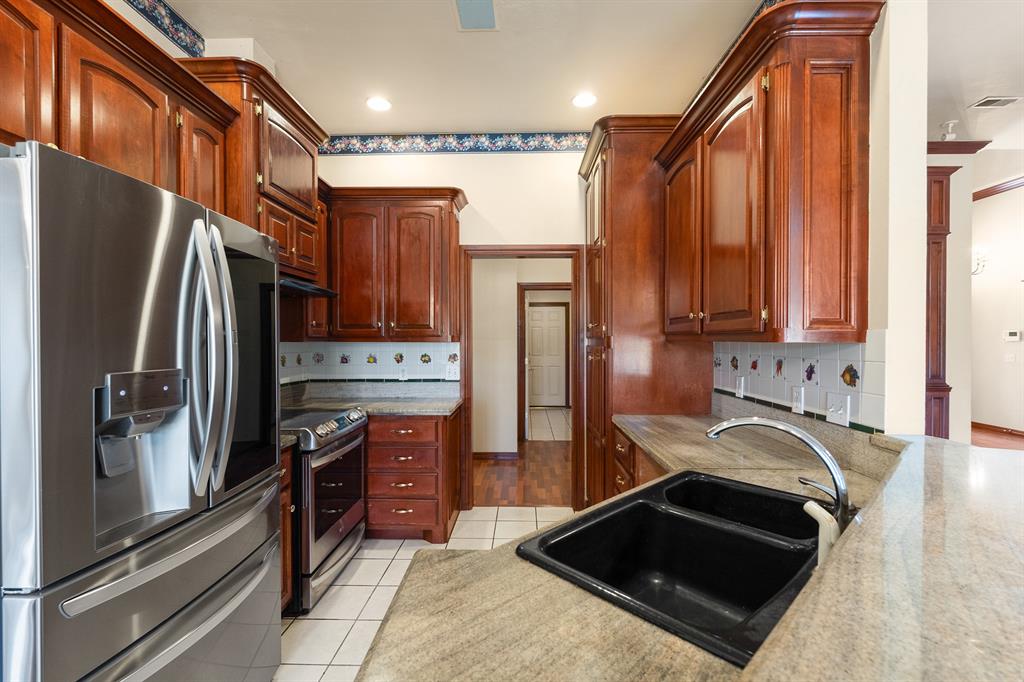 600 Pleasant Drive Property Photo 14