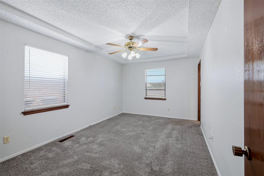 10444 Fairfax Lane Property Photo 5