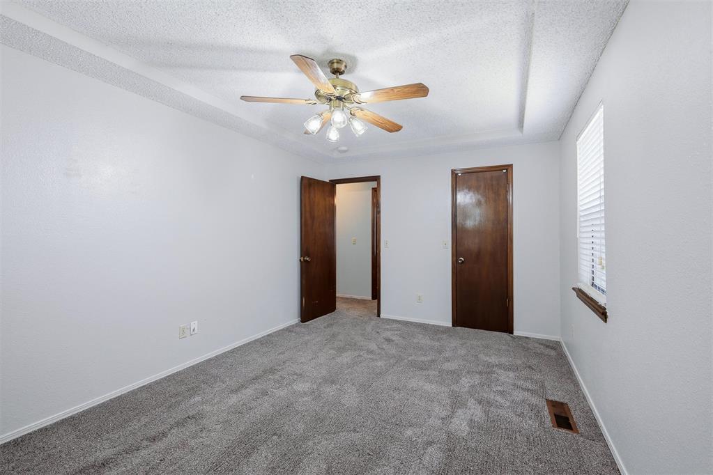 10444 Fairfax Lane Property Photo 6