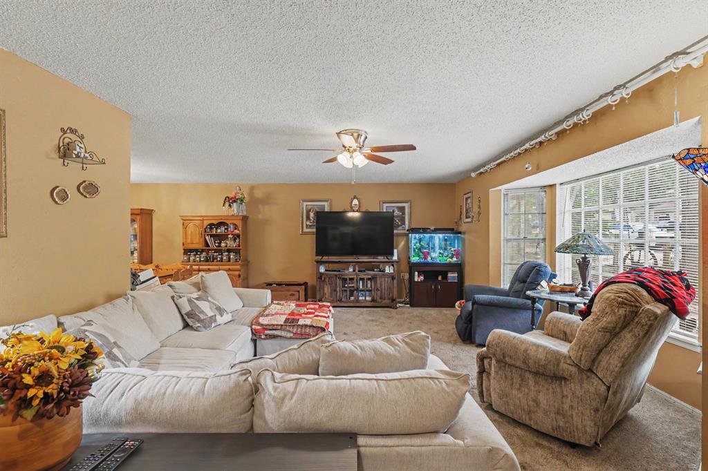 3109 N Timber Avenue Property Photo 5