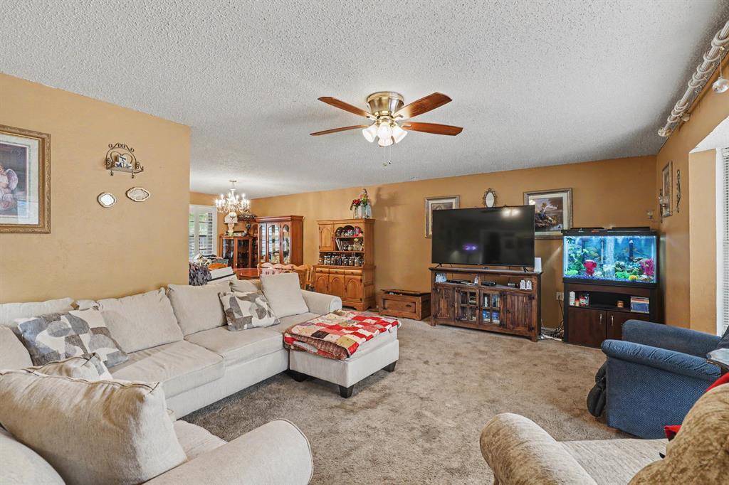 3109 N Timber Avenue Property Photo 9