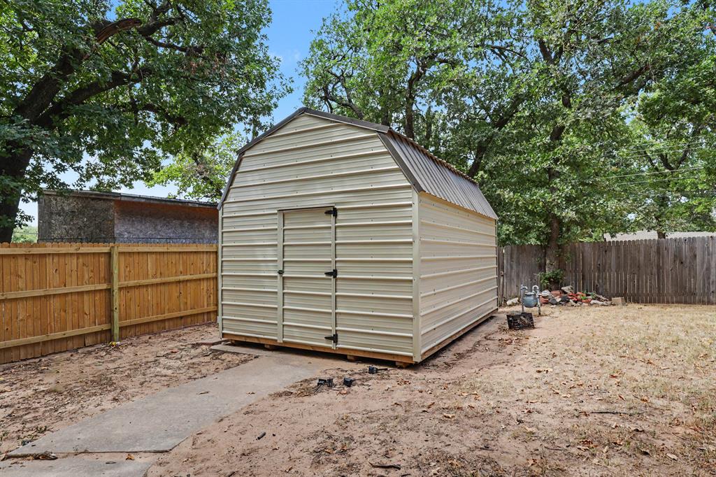 3109 N Timber Avenue Property Photo 39