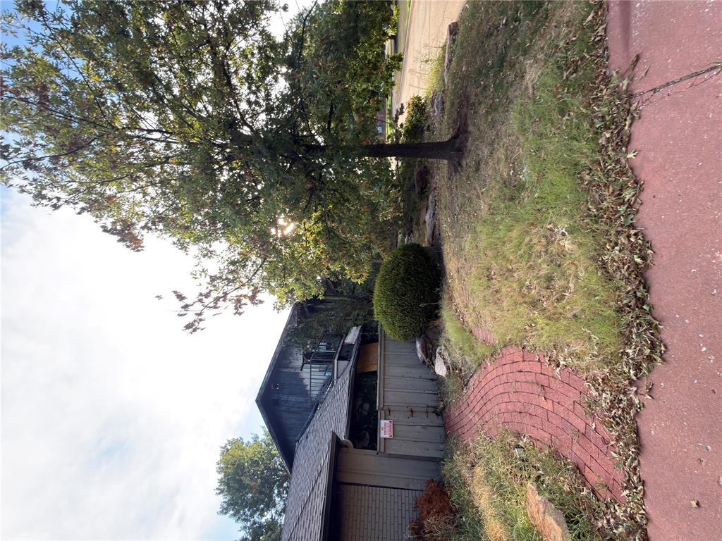 6219 Riviera Drive Property Photo 7
