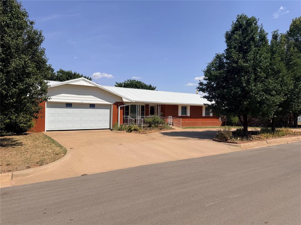 406 N Armor Avenue