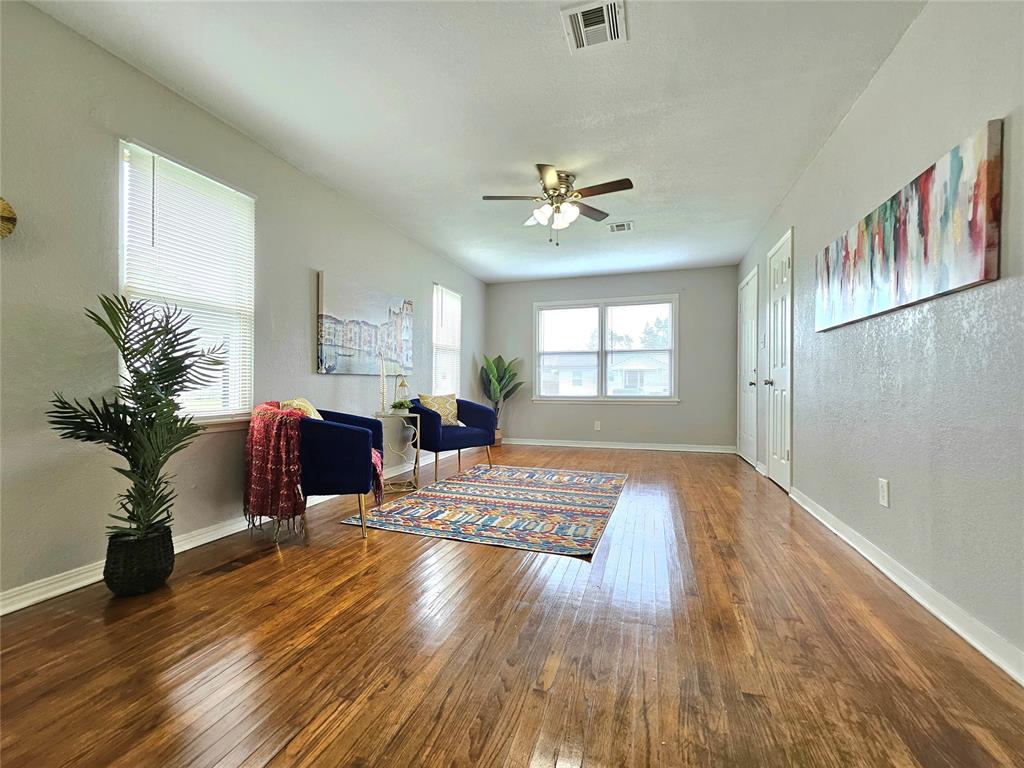 729 E Steed Drive Property Photo 4