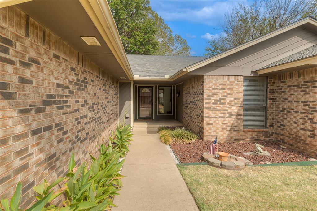 2600 N Valley Brook Drive Property Photo 2