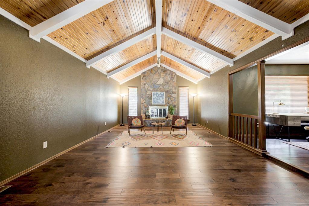 2104 Bent Twig Circle Property Photo 4