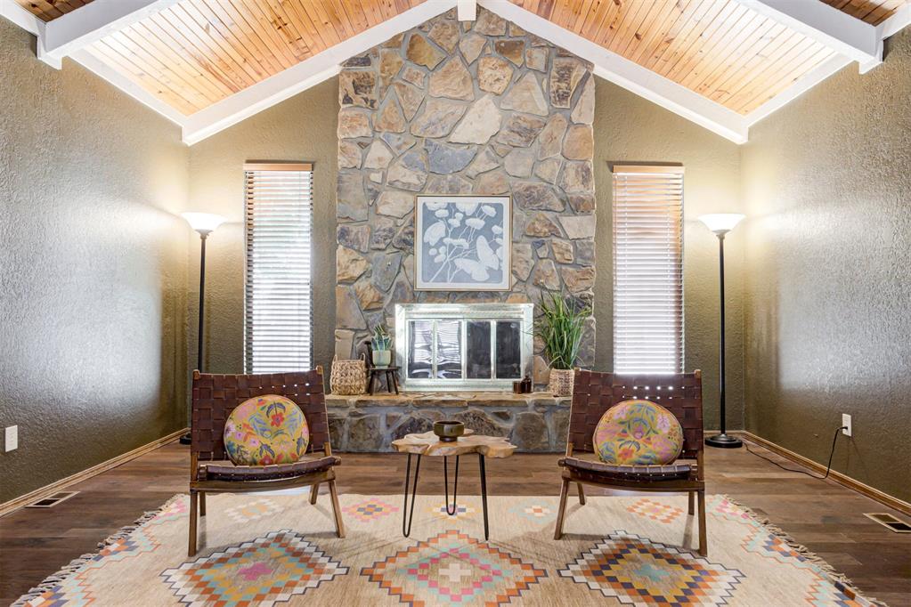 2104 Bent Twig Circle Property Photo 5