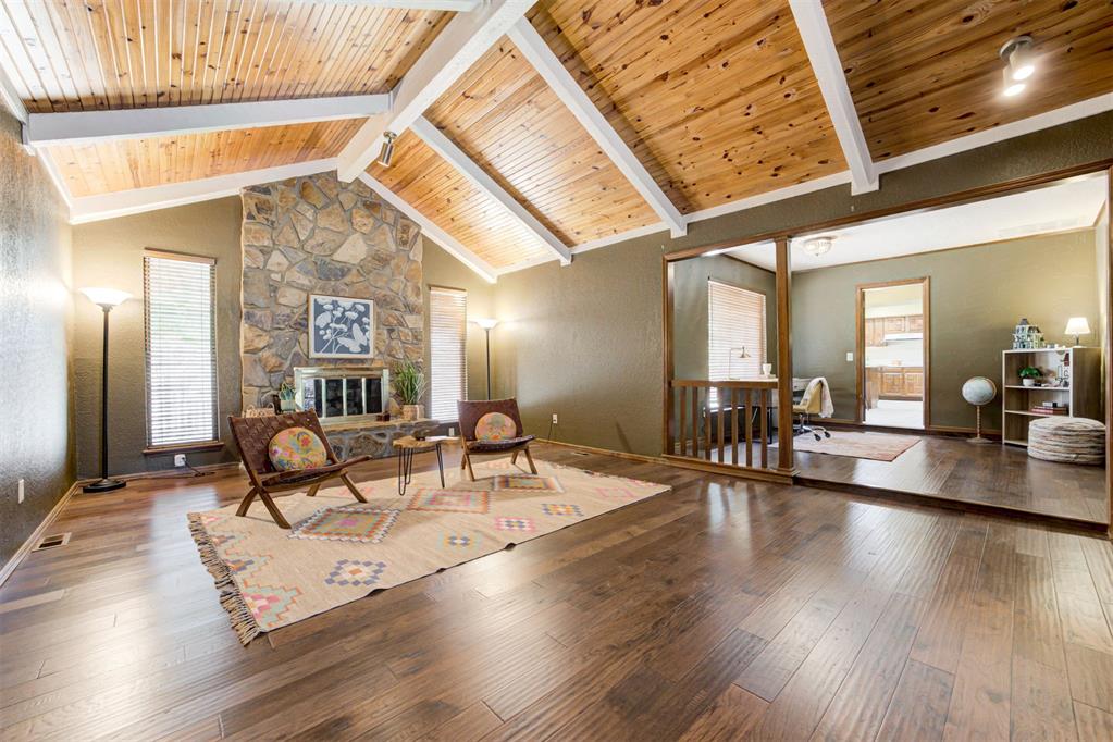 2104 Bent Twig Circle Property Photo 7
