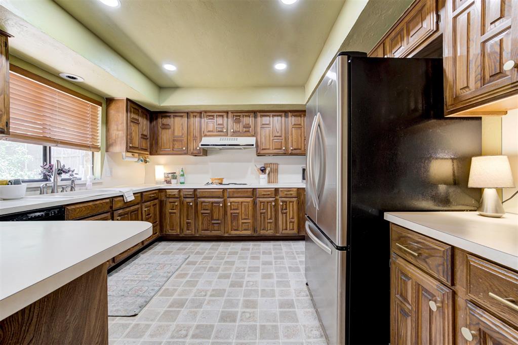 2104 Bent Twig Circle Property Photo 11