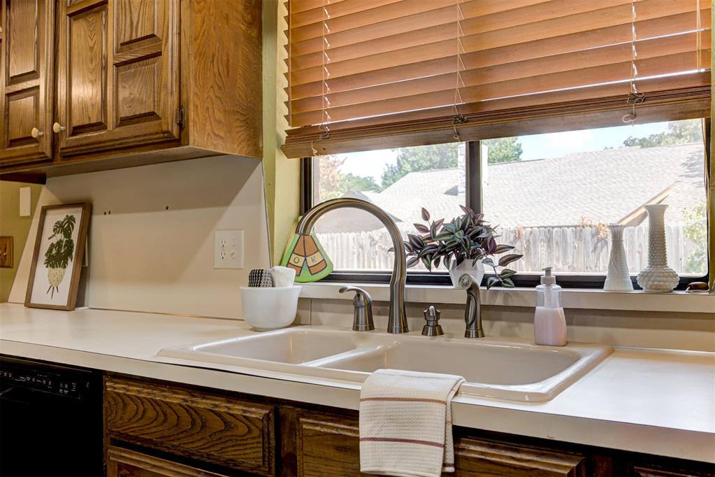 2104 Bent Twig Circle Property Photo 12