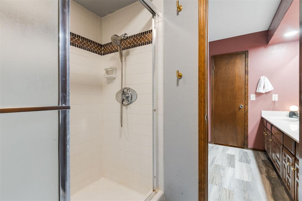 2104 Bent Twig Circle Property Photo 24