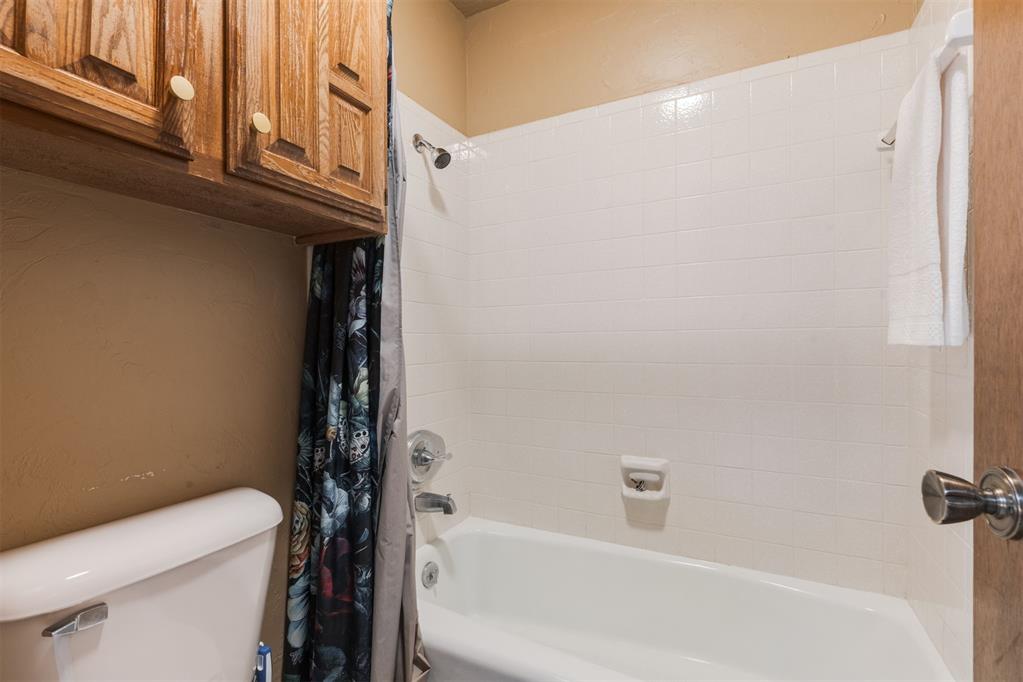 2104 Bent Twig Circle Property Photo 32