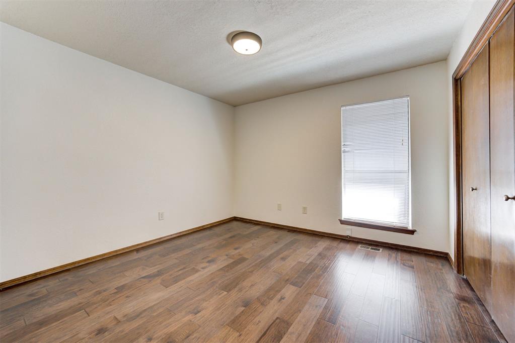 2104 Bent Twig Circle Property Photo 33